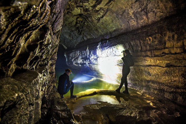 perierga.gr - Απόκοσμη σπηλιά με υπόγειες σήραγγες!